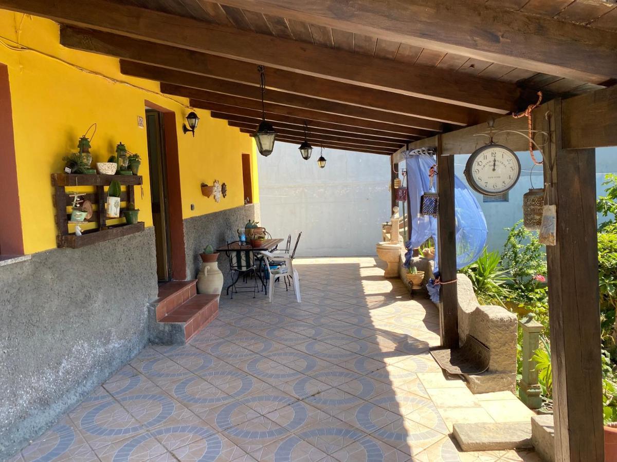 Casa Vacanza Sa Dommu De Teresa Nebida Exteriör bild